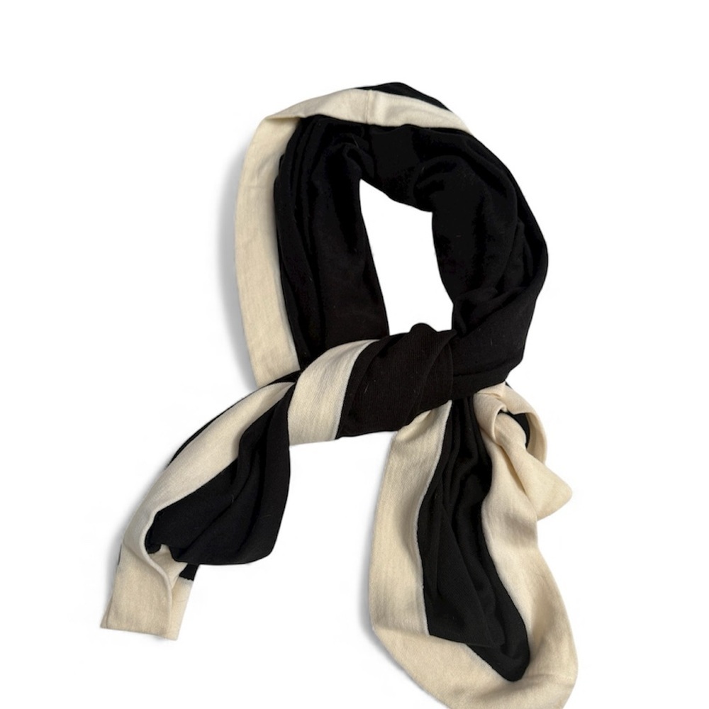 CHICO’S WRAP SCRAG COLOR BLOCKED BLACK & IVORY 74” LENGTH